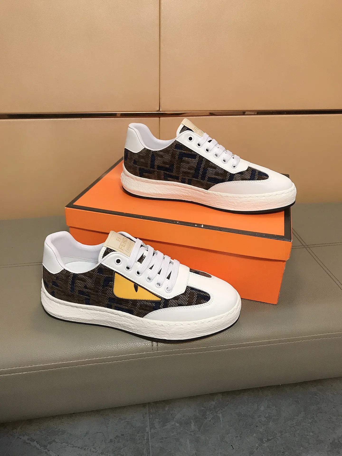 Men's Men's Shoes 230 🔆🔆👉Fendi [Fendi] Men's new low-top casual shoes are on the market🔥The shoe body is made of brand-specific printed fabric + cowhide, sheepskin foot pads, breathable and not covering the feet! Fashionable casual shoes 🙈Outsole is ultra-light, non-slip and wear-resistant👣 Standard size 38-44